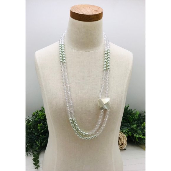 Vintage 27" Necklace Two Strands Clear And Mint Green Beads - Picture 2 of 3